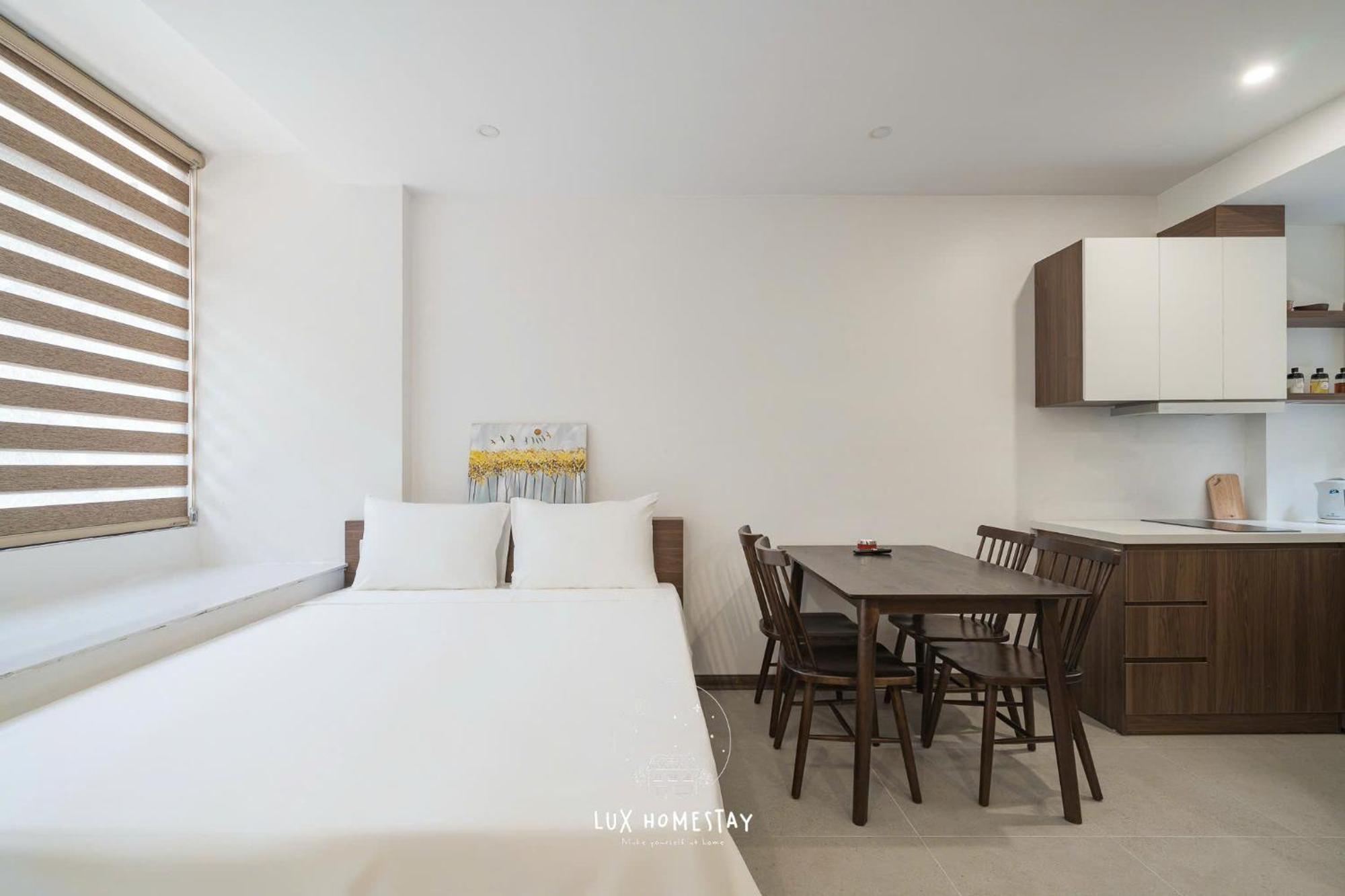 Lux Westlake Hotel 4*